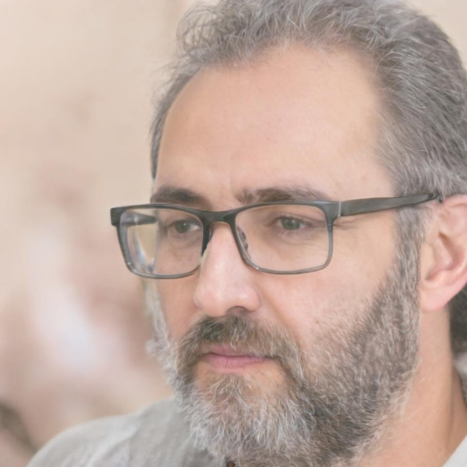 Portrait de Loïc Bertrand